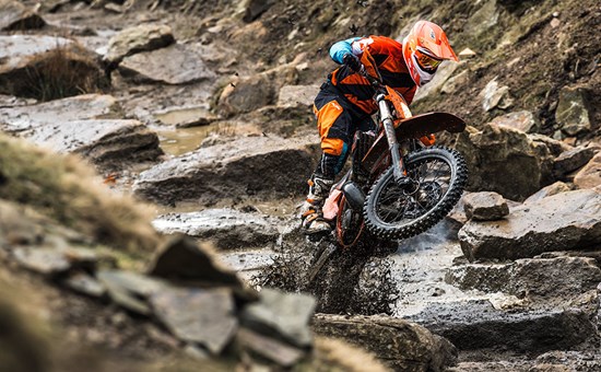 Neue KTM 300 EXC 2024: Preis, VERBRAUCH, Fact Sheet und Fotos