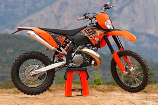 Neue KTM 300 EXC 2024: Preis, VERBRAUCH, Fact Sheet und Fotos