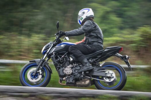 Neue Yamaha MT 07 ABS 2024: Preise, technische Daten, Fotos und Design